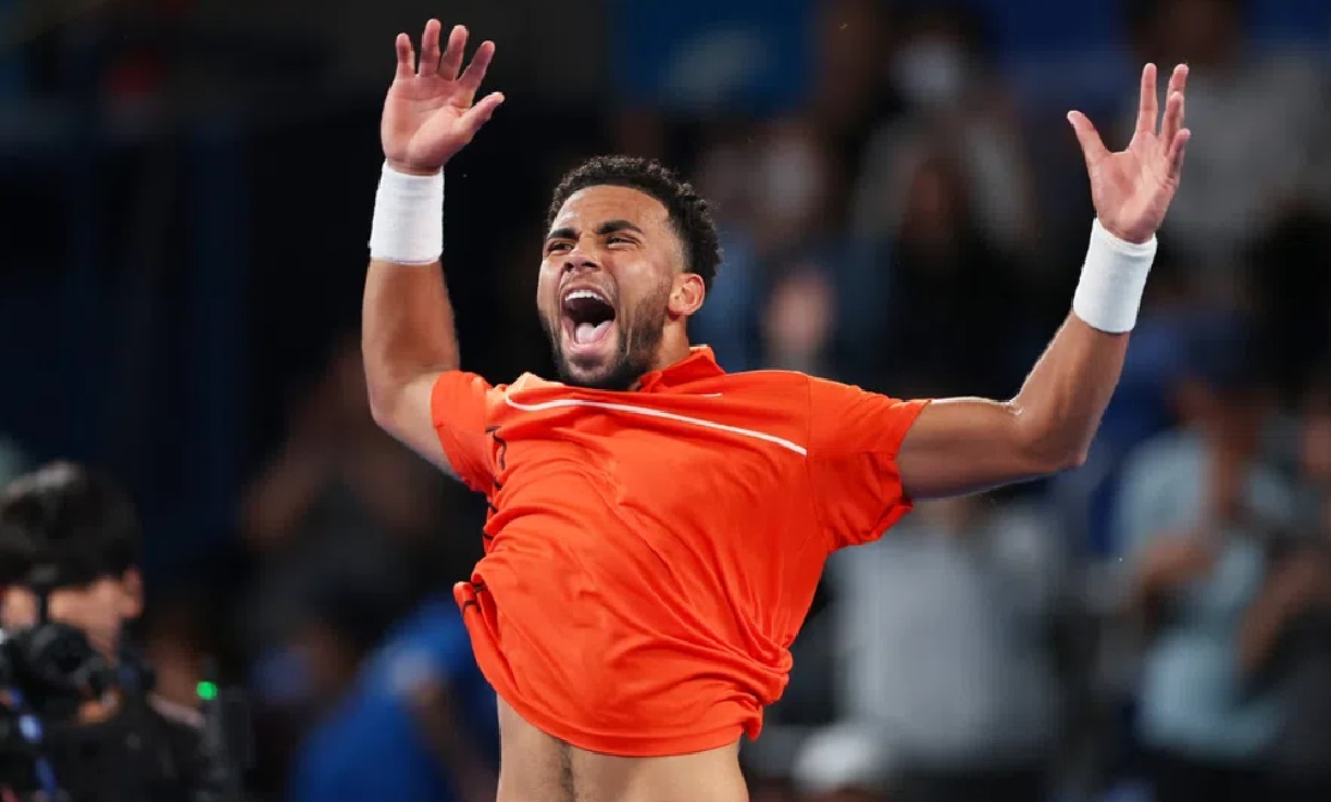 Arthur Fils saved a match point to win the ATP 500 Japan Open title