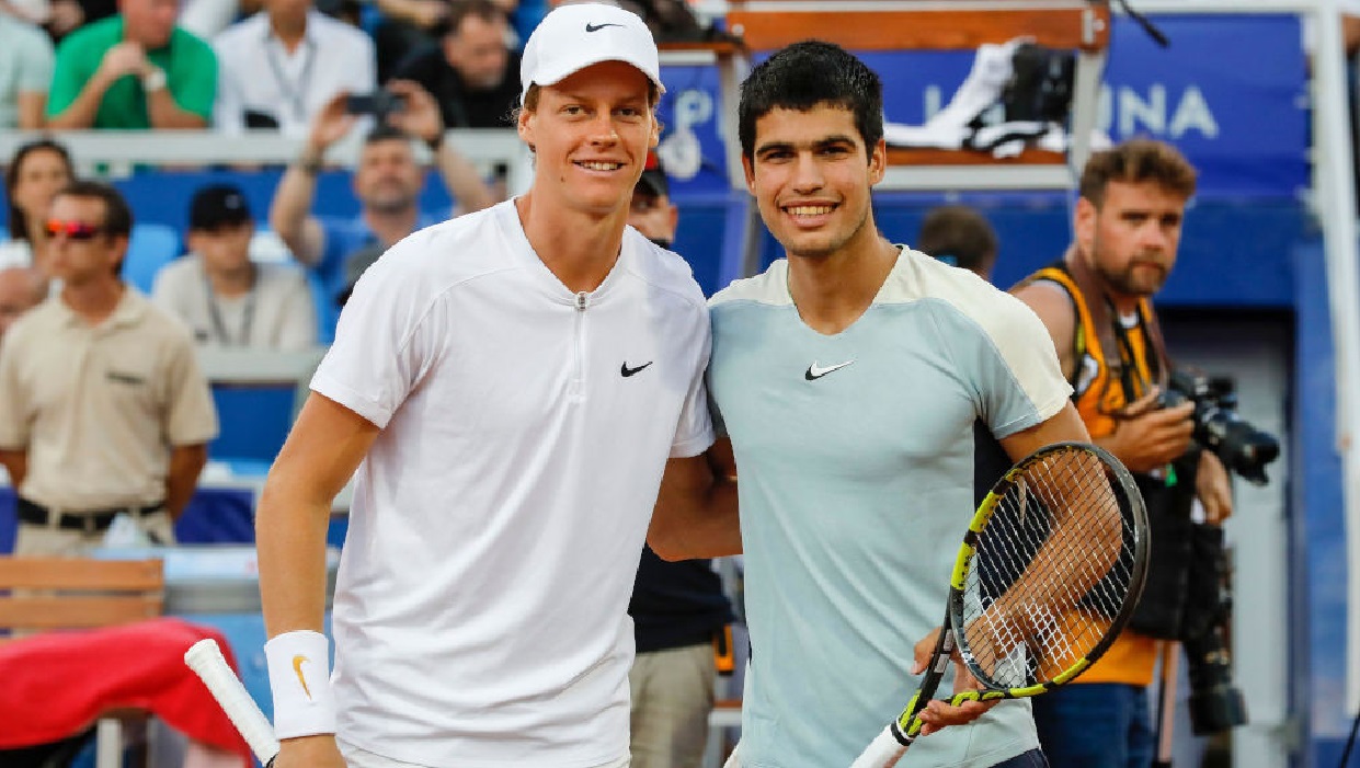 Jannik Sinner and Carlos Alcaraz started with straight-set victories at the ATP Masters 1000 Shanghai